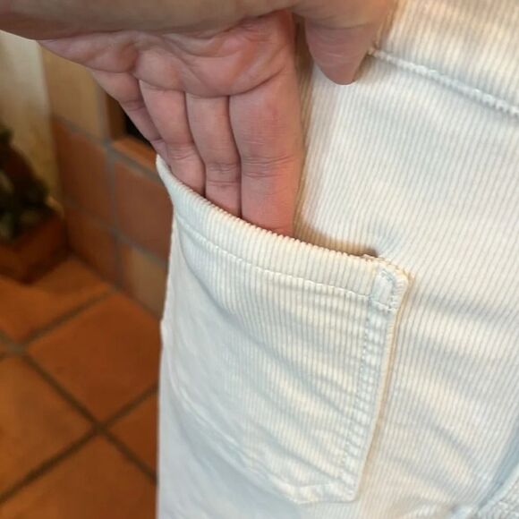 Ann Taylor The Patch Pocket Corduroy Flare Pant in Winter White, size 8 - Picture 3 of 9